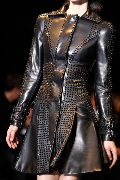 Look 11
